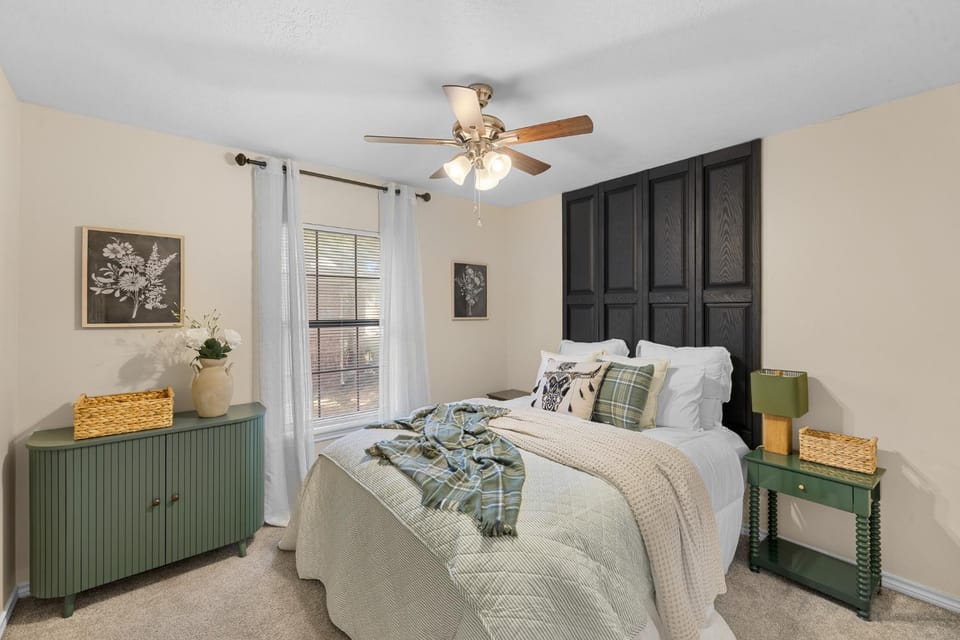 Wolf Pen Creek 2BR Retreat #B, Workspace, Washer House in College Station