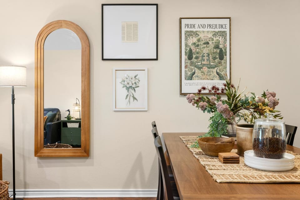 Wolf Pen Creek 2BR Retreat #B, Workspace, Washer House in College Station