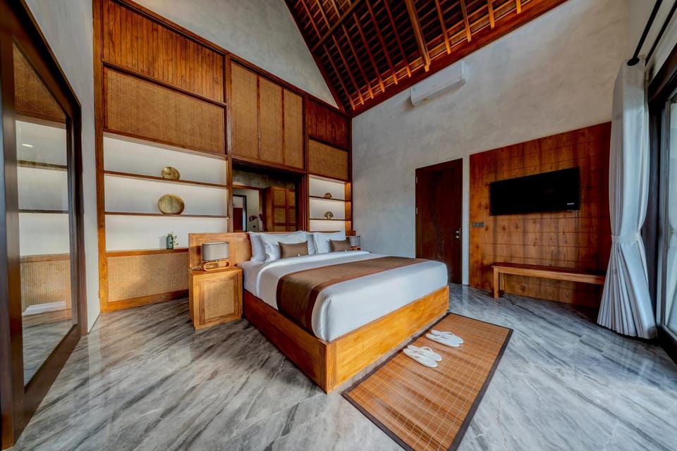 Communal lounge/ TV room, Bedroom, air conditioner