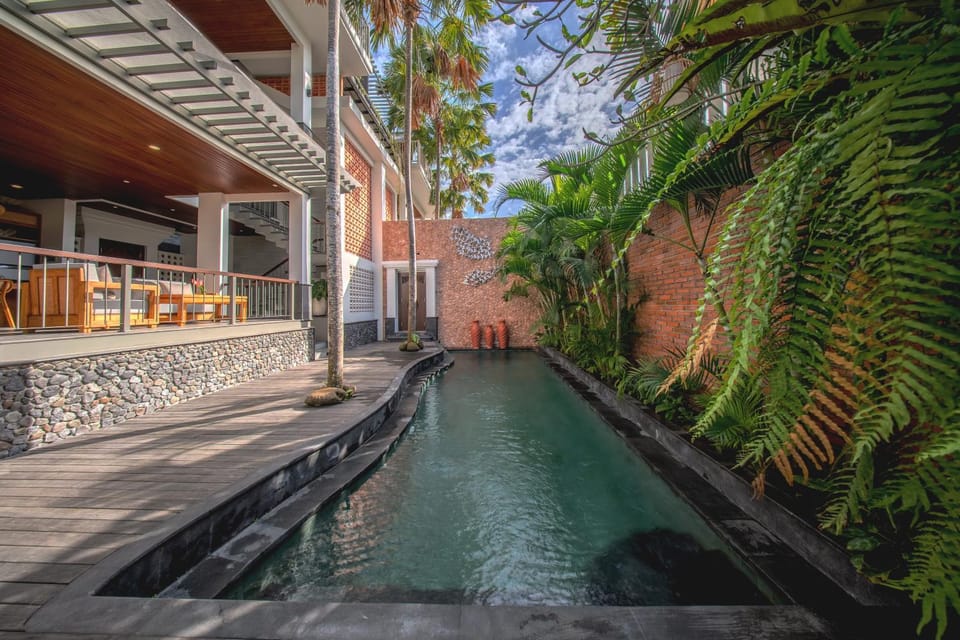 Day, Swimming pool