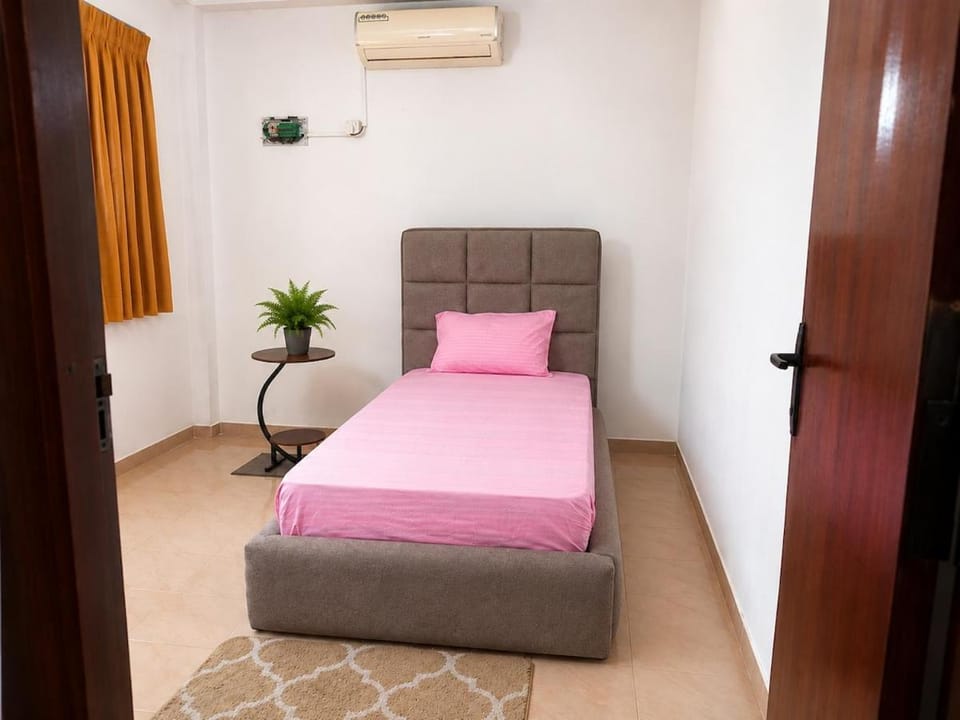 Photo of the whole room, Bedroom, air conditioner