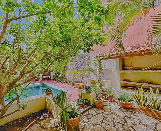 Casa Ferguson - Colonial House with Private Pool House in Merida