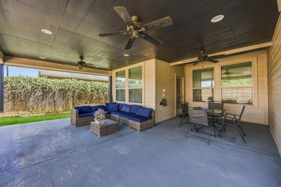 Patio, Seating area