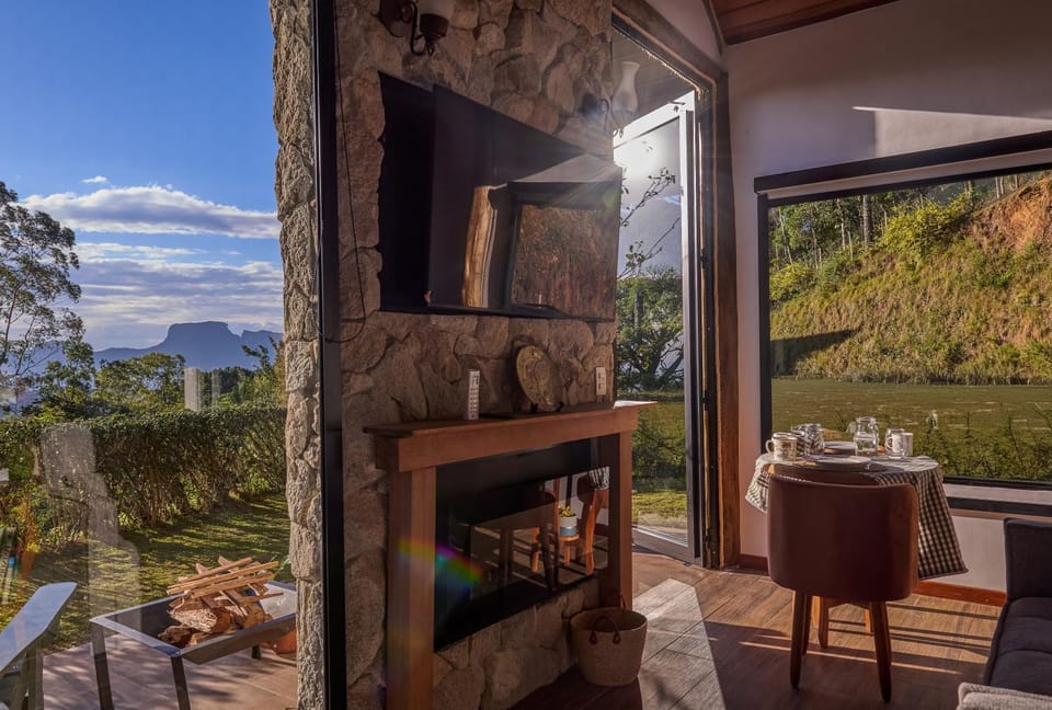 Patio, Natural landscape, TV and multimedia, Balcony/Terrace, Dining area, Mountain view, fireplace