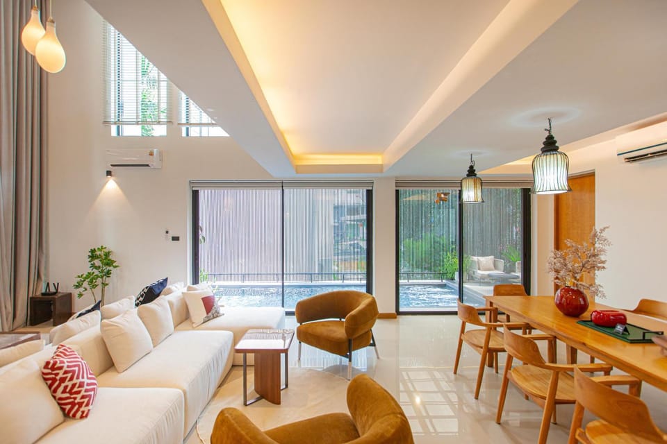 Living room, Seating area, Dining area, air conditioner