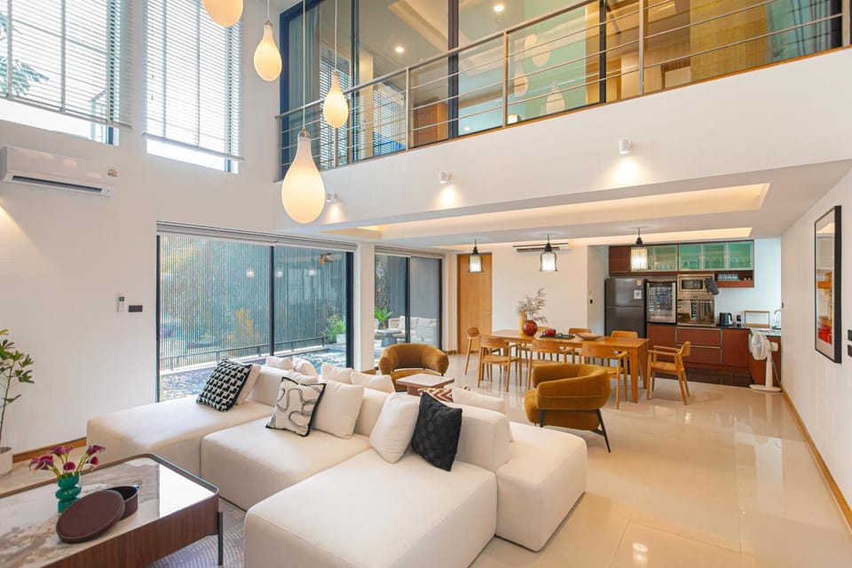 Living room, Seating area, Dining area, air conditioner