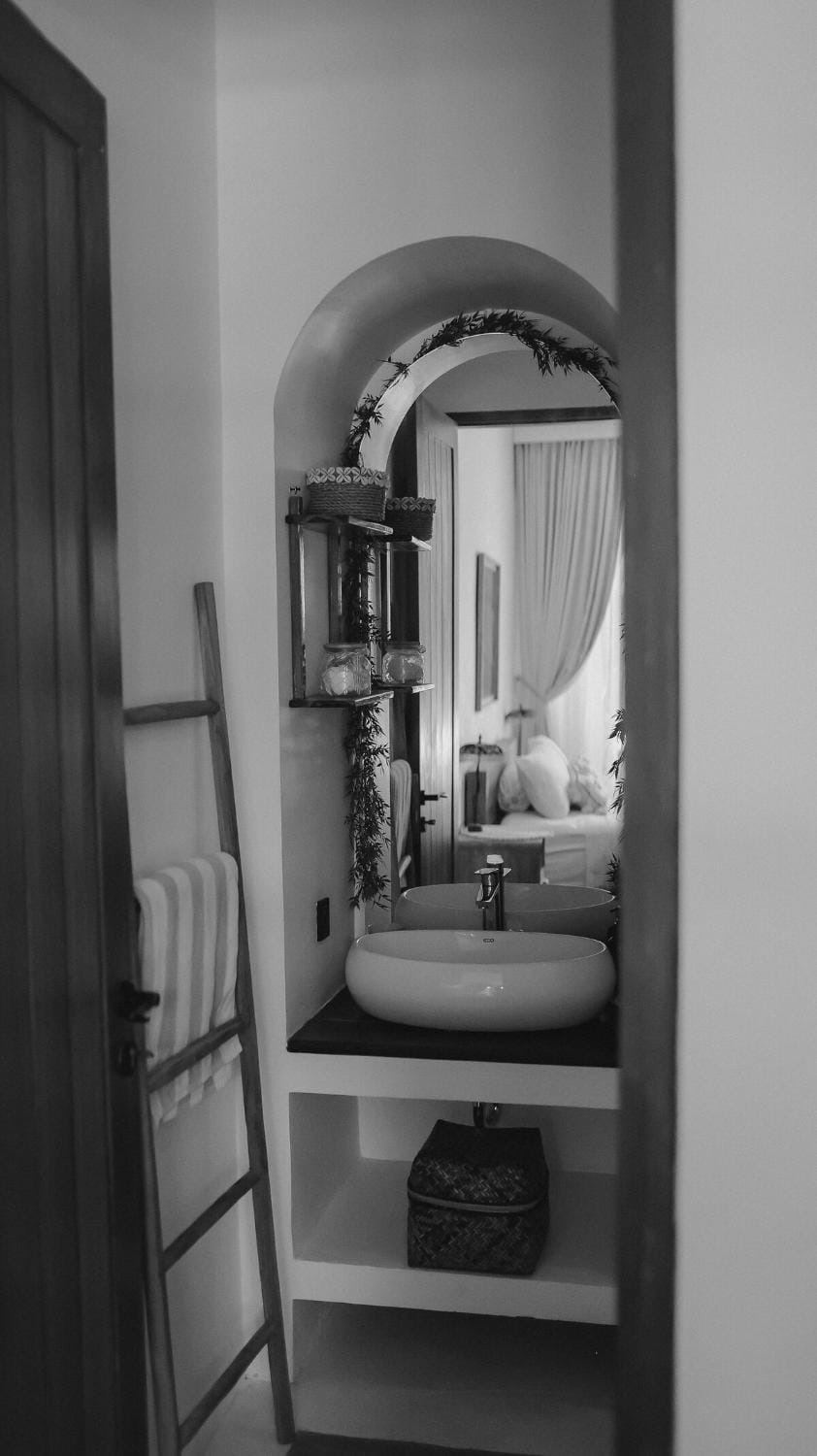 Bathroom, towels