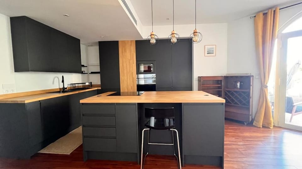 Le Cocon Marin Superbe terrasse à 120 m de la plage Apartment in La Ciotat