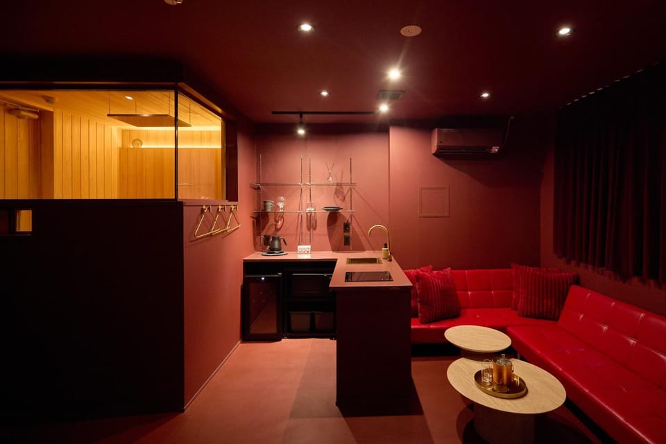 Kitchen or kitchenette, Living room, Seating area, minibar