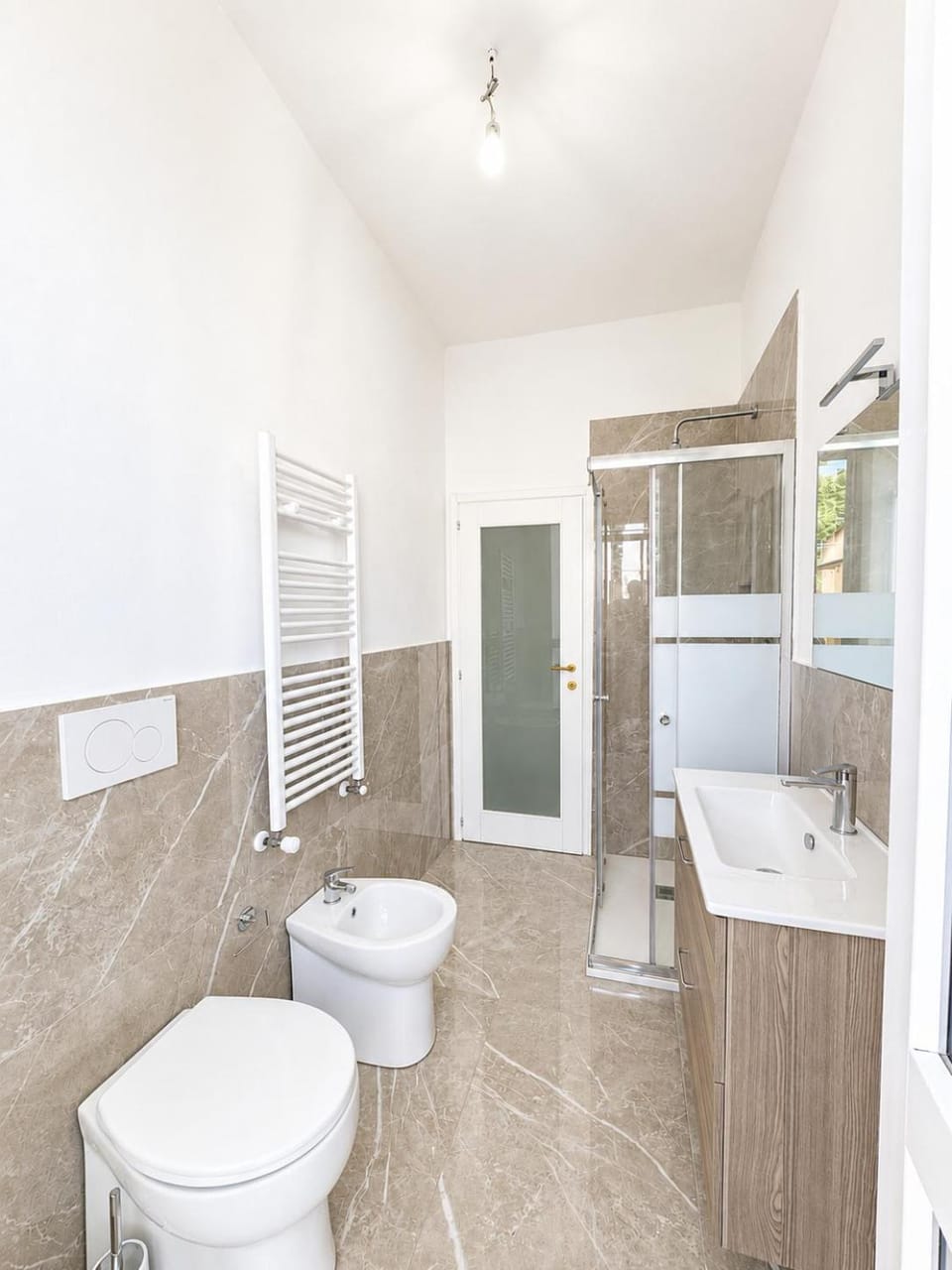 Shower, Toilet, Bathroom, bidet, towels