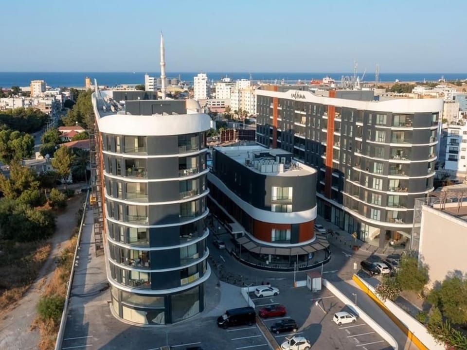 Property building, Sea view, Parking