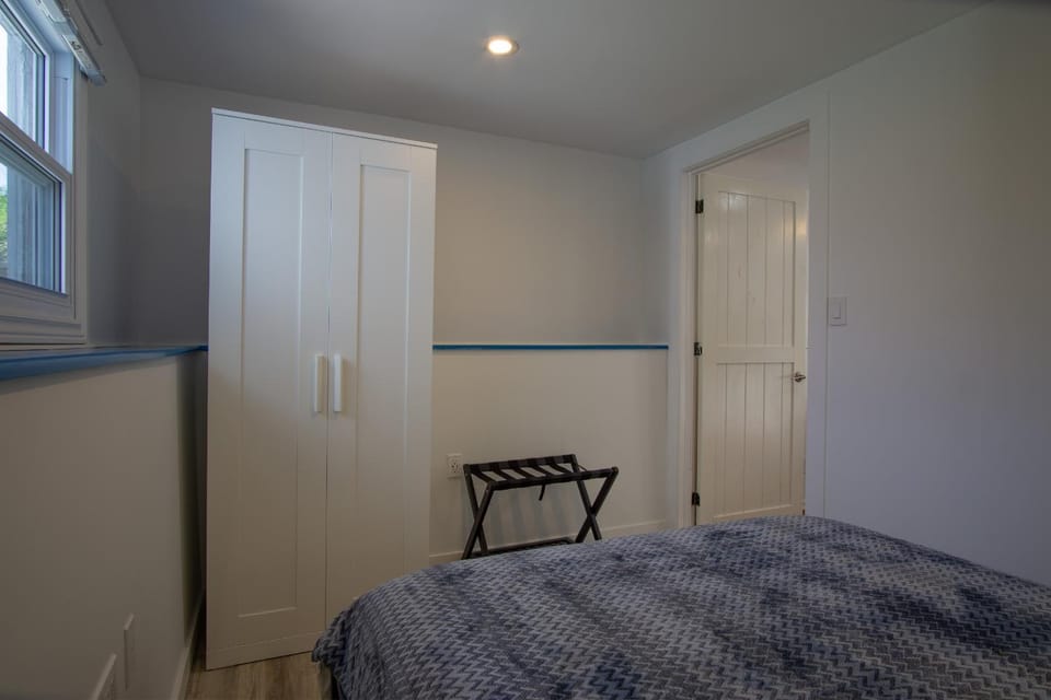 Bedroom, wardrobe