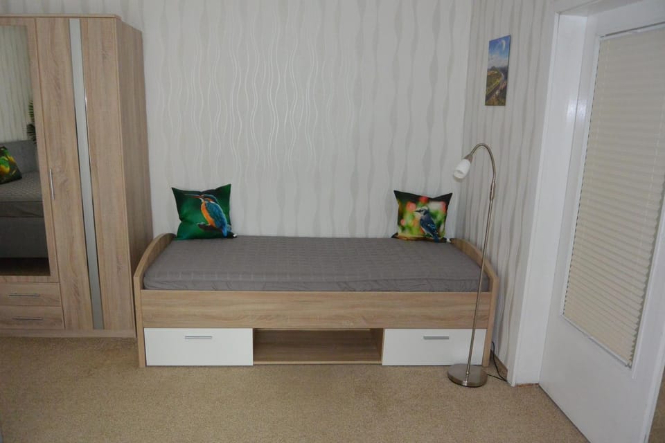 Bed, Bedroom