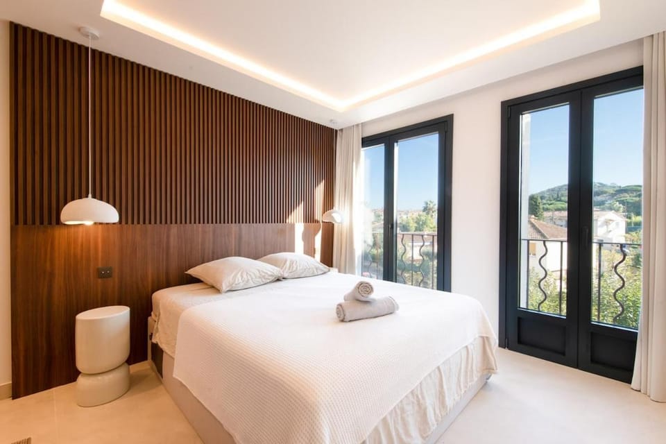 Beautiful modern 2 bedroom apartment with parking Apartment in Saint-Tropez
