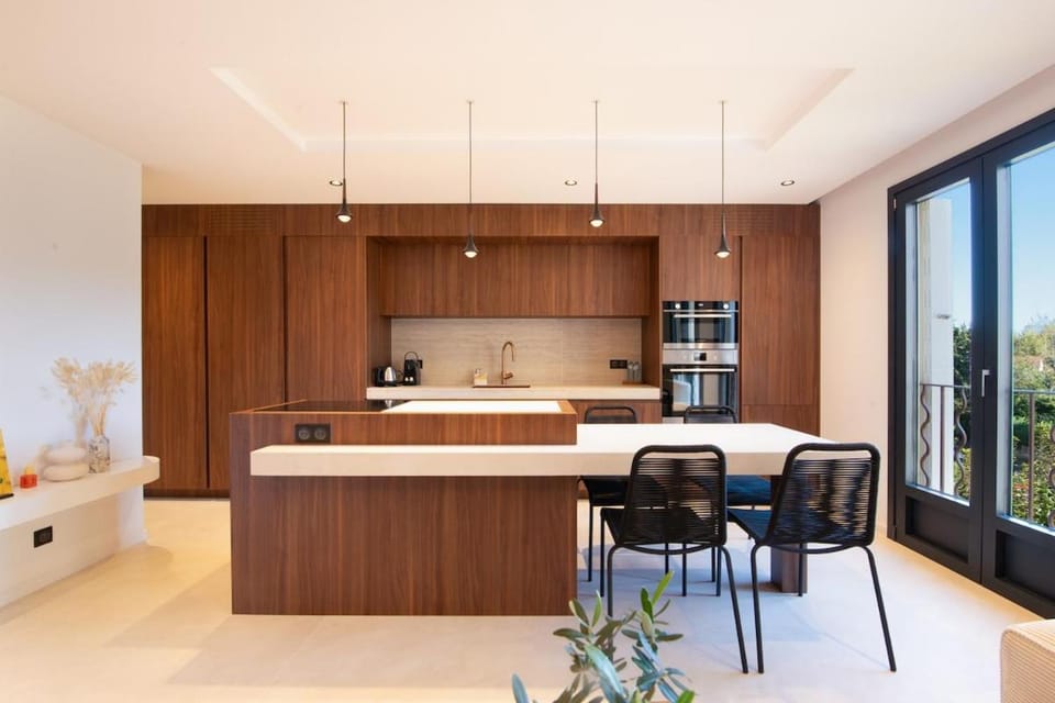 Beautiful modern 2 bedroom apartment with parking Apartment in Saint-Tropez