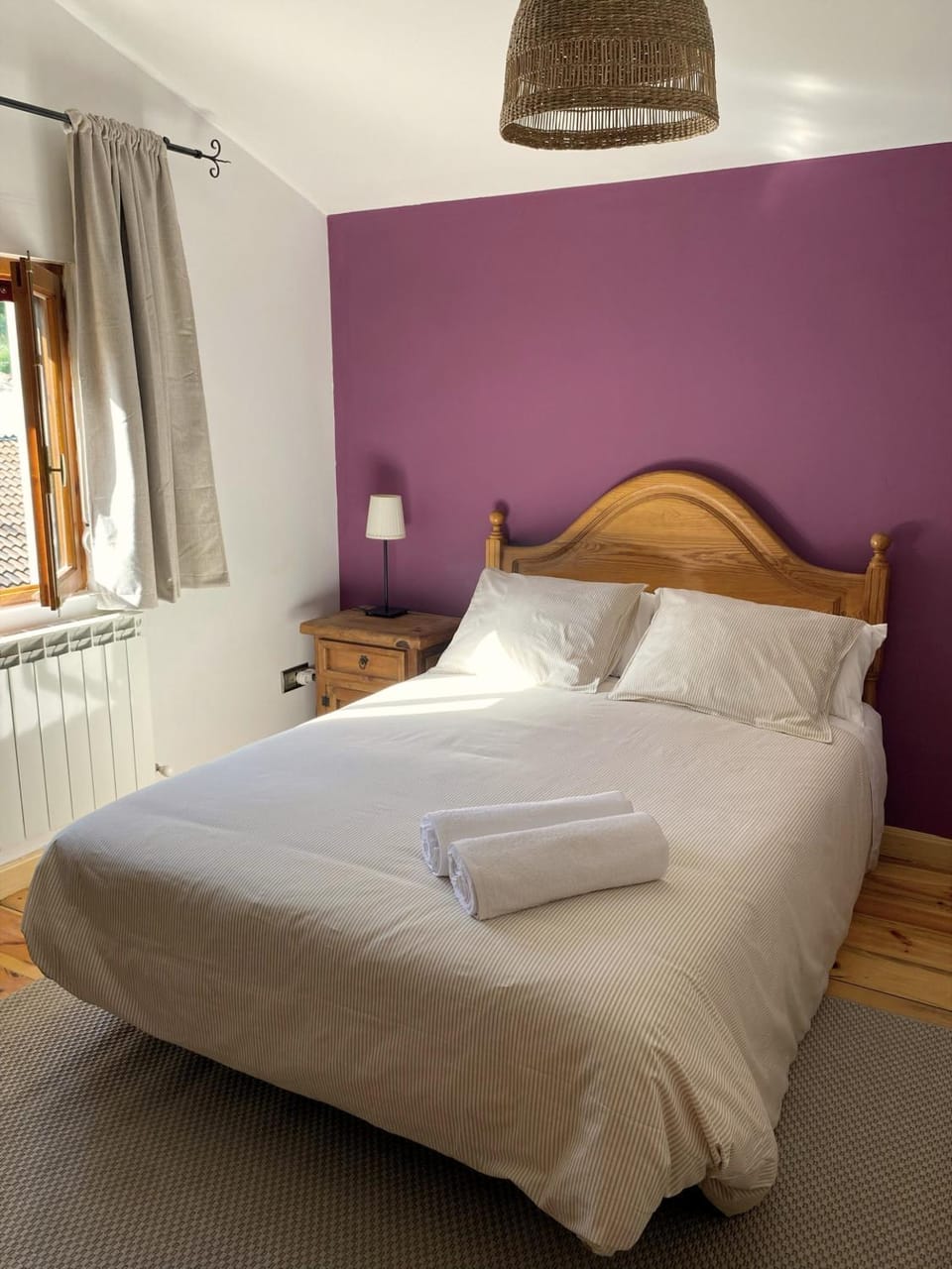 Bed, Photo of the whole room, Bedroom, Mountain view, towels