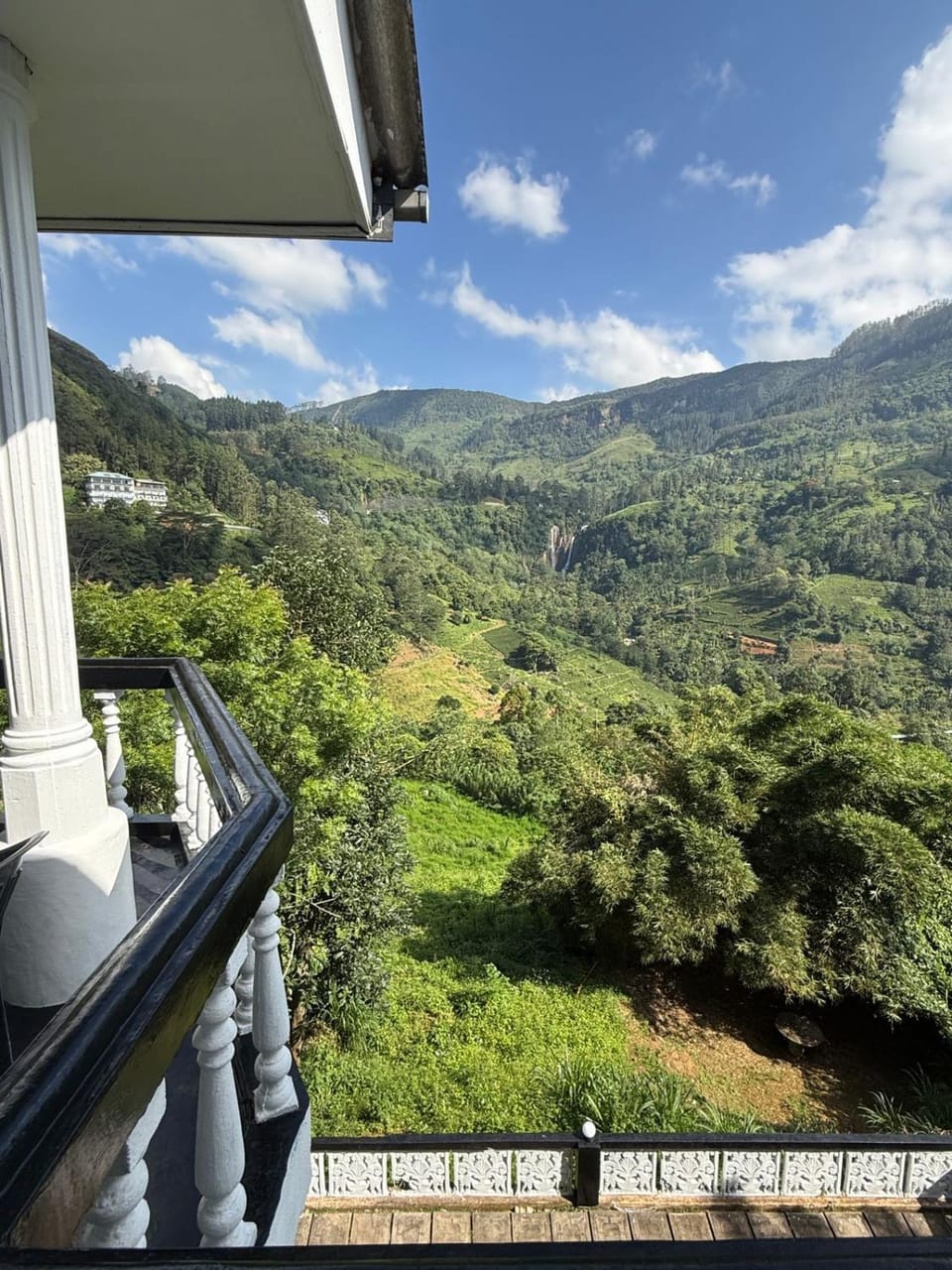 Balcony/Terrace, Mountain view