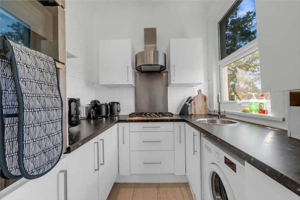 3 Bed London Stay Free Parking O2Greenwich By Station Apartment in London Borough of Lewisham