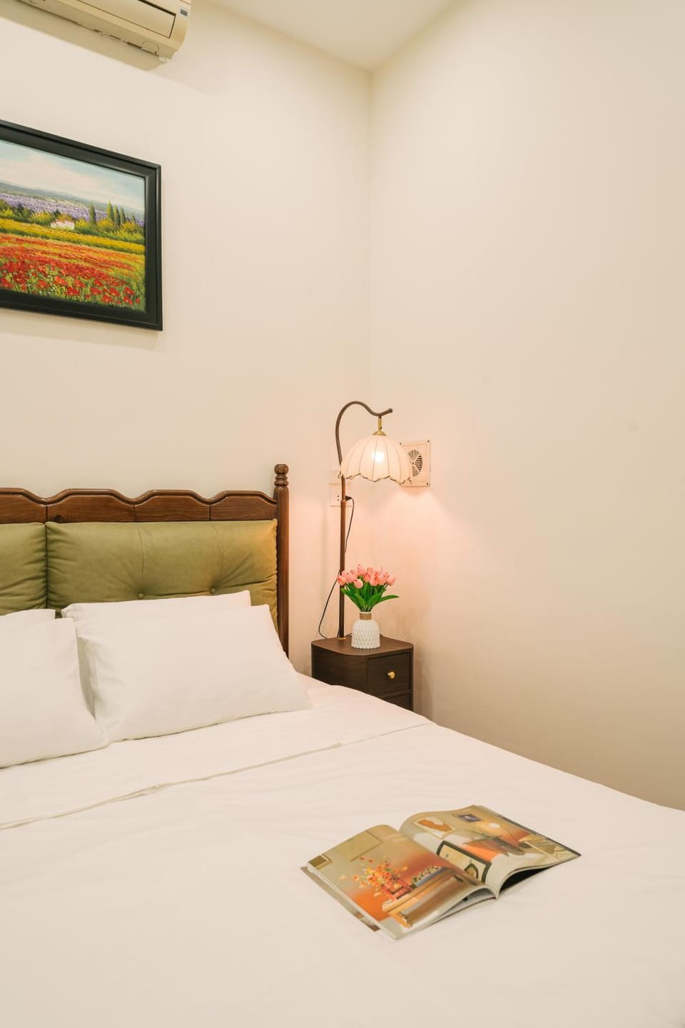 Bedroom, air conditioner
