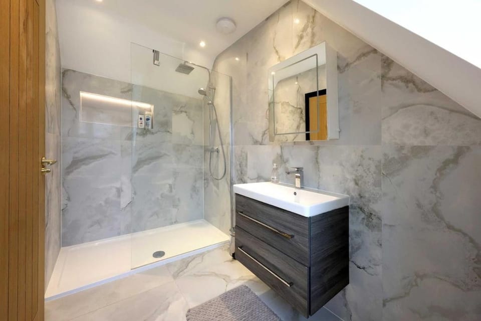 Wings Annexe Apartment in Beaconsfield