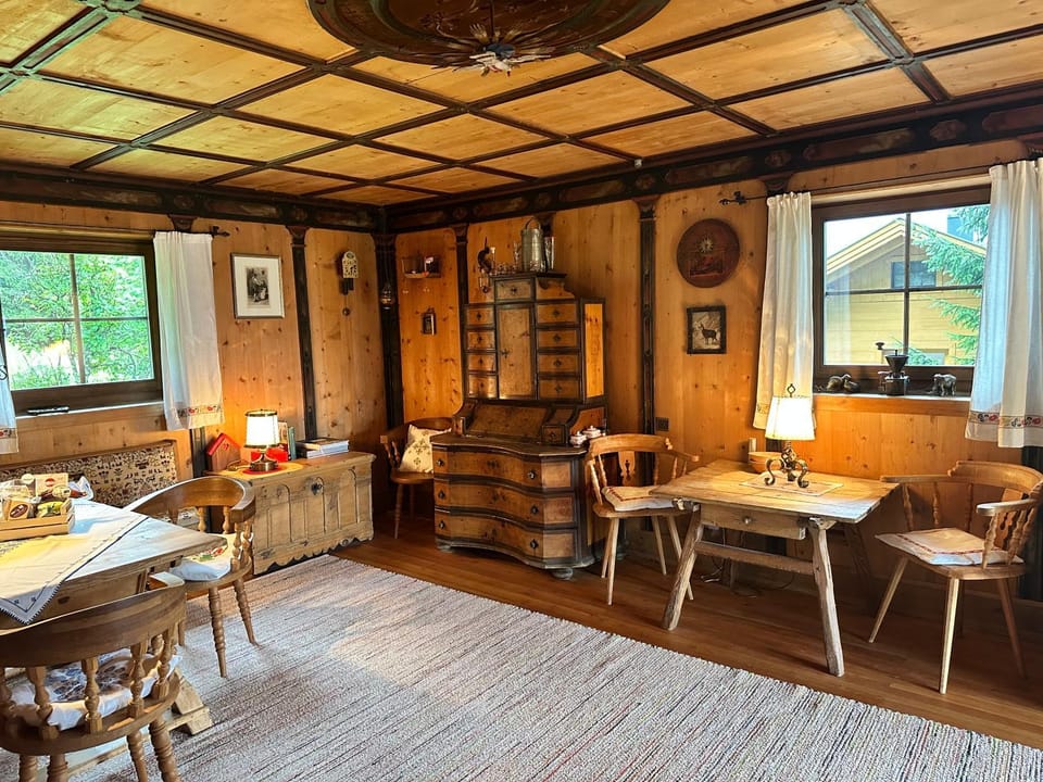 Living room, Seating area, Dining area, Food