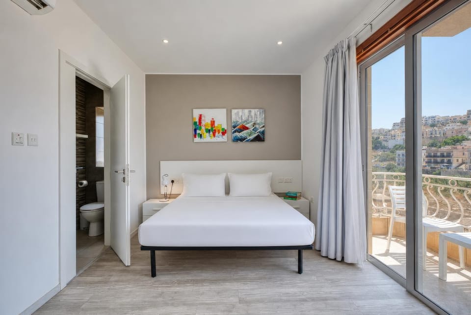 Valley View - Private Room with Balcony By SF Homes R4 Apartment in Saint Julians