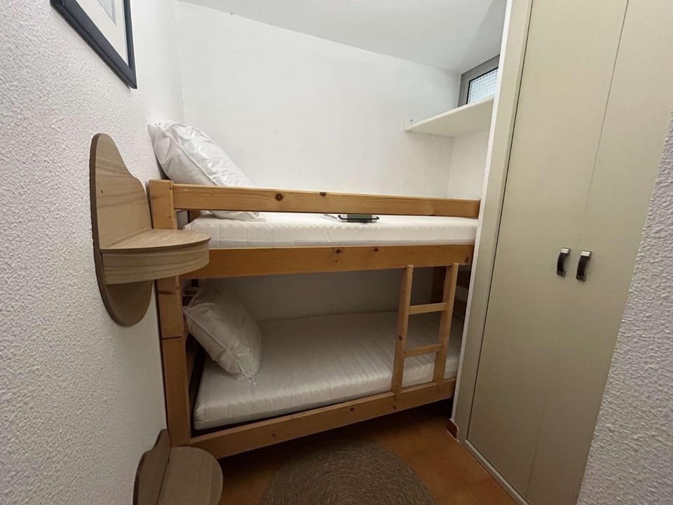 bunk bed