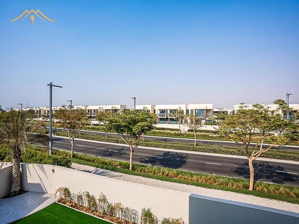 Luxury 4 Bedroom Villa with Private Swimming Pool Villa in Dubai