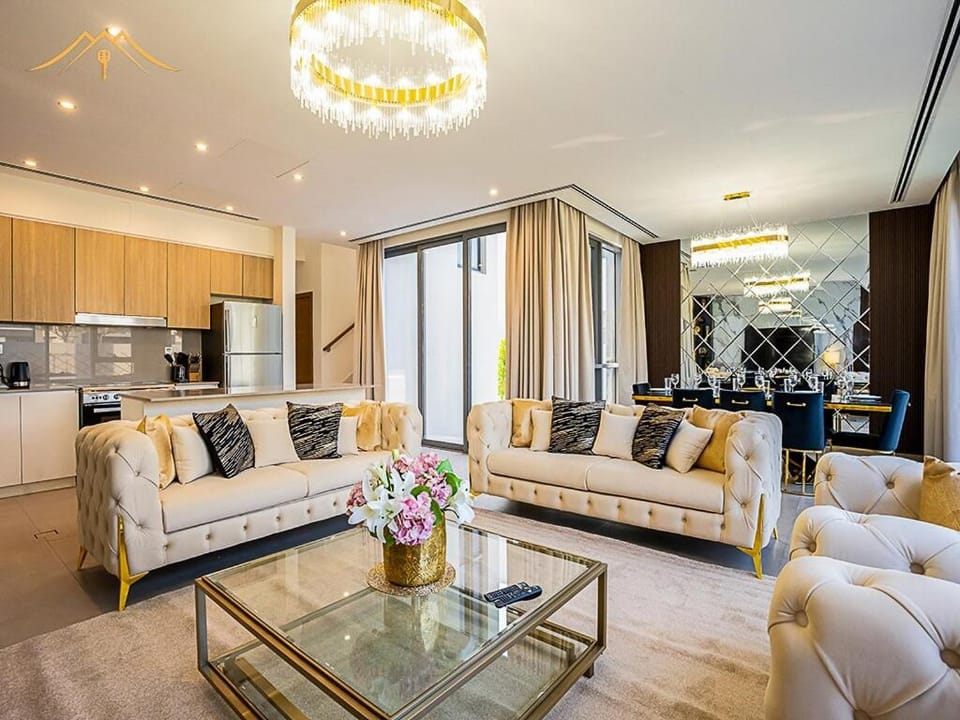 Luxury 4 Bedroom Villa with Private Swimming Pool Villa in Dubai
