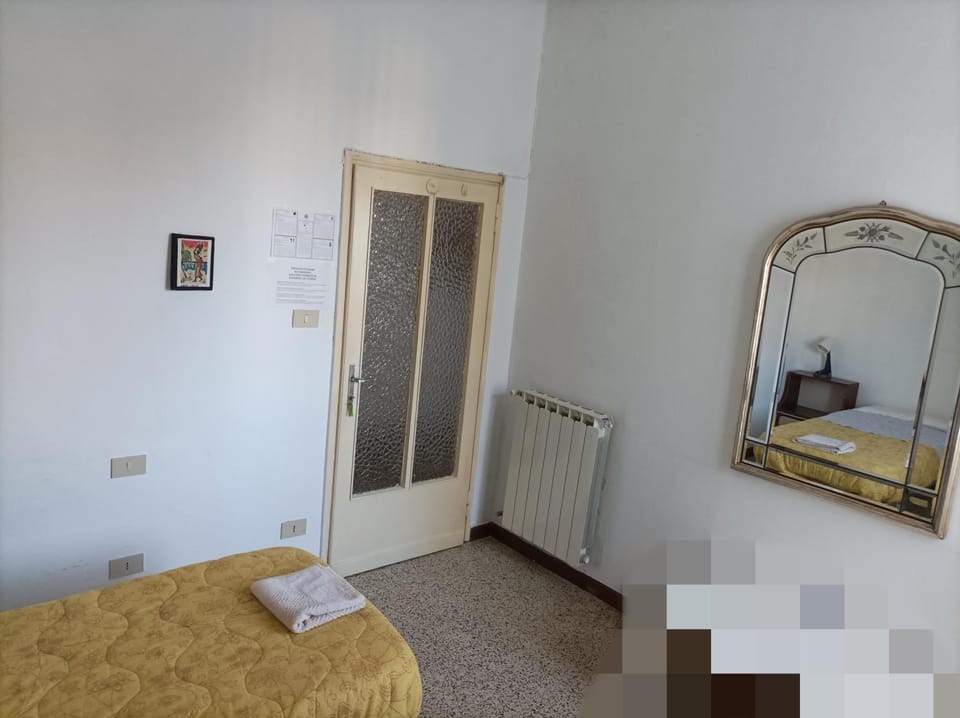 Stanza privata in appartamento Treviso vicino stazione e centro storico - comfort base, essenziale, semplice - no hotel Vacation rental in Treviso
