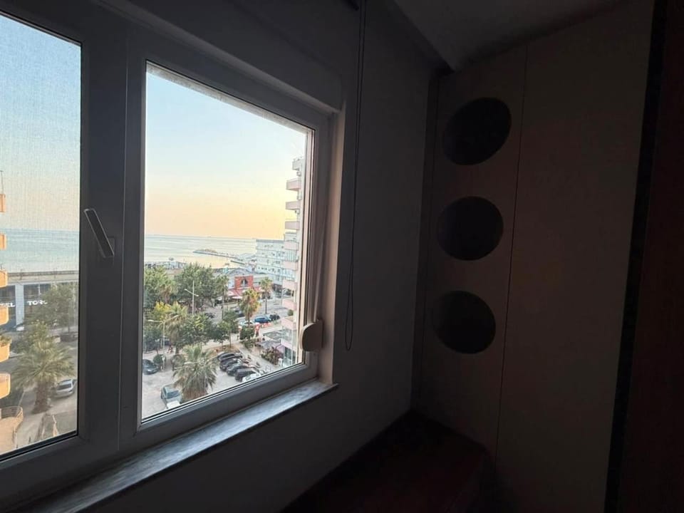 City view, Sea view
