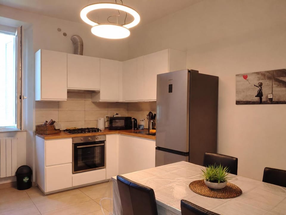 Kitchen or kitchenette, Dining area, oven, pet friendly, stove, toaster