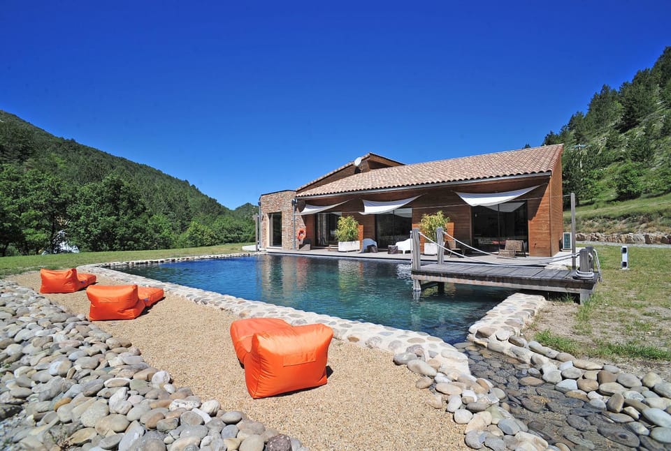 Property building, Spring, Day, Natural landscape, Mountain view, Pool view, Swimming pool, sunbed