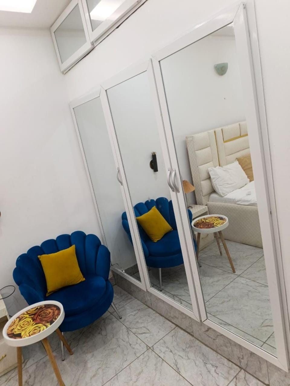 CHAMBRES SALON MEUBLé S Apartment in Africa