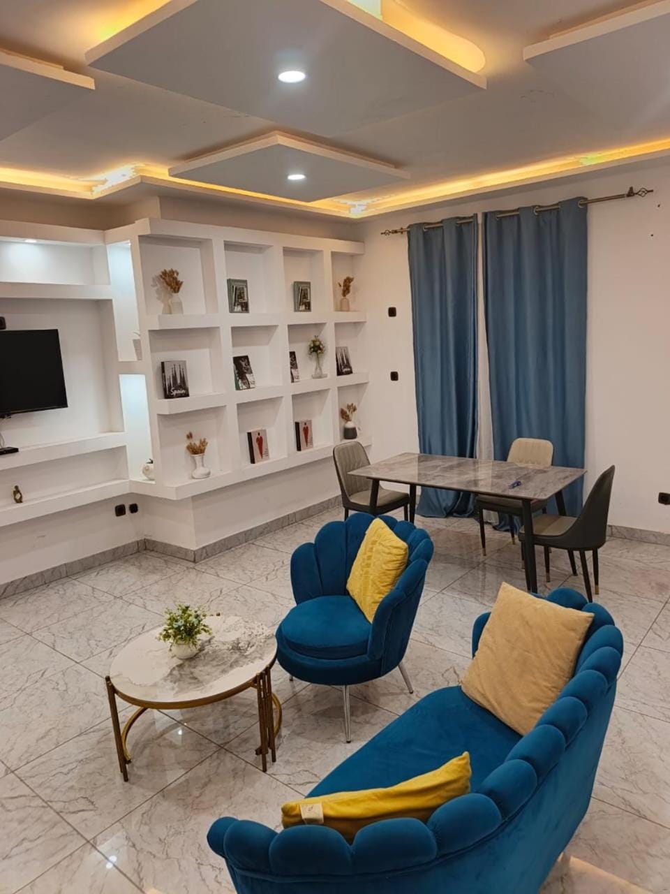 CHAMBRES SALON MEUBLé S Apartment in Africa