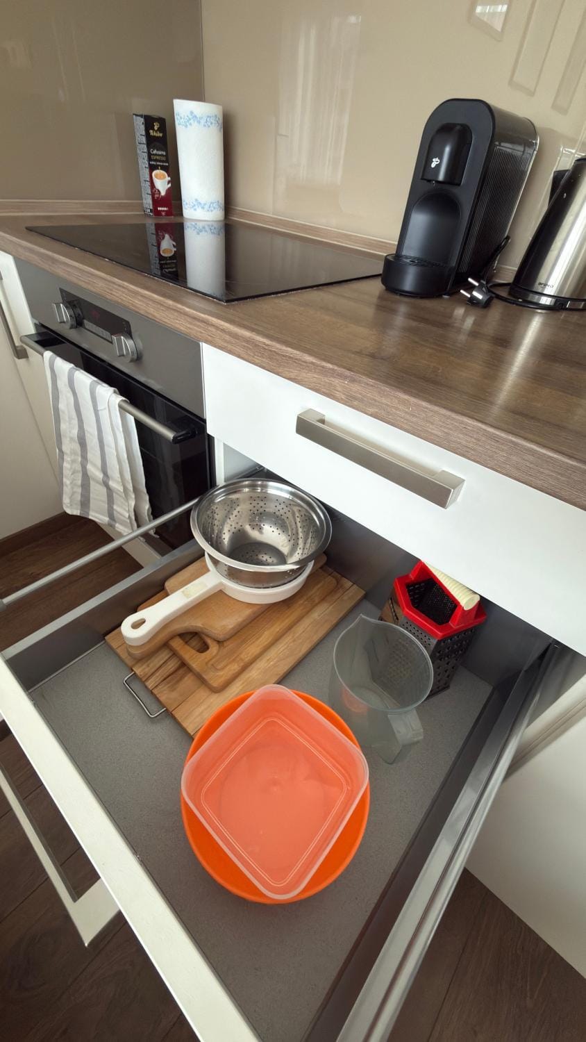 Kitchen or kitchenette, stove