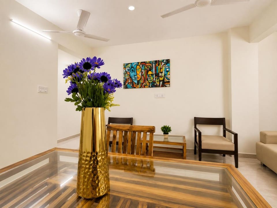 Living room, Decorative detail, Seating area