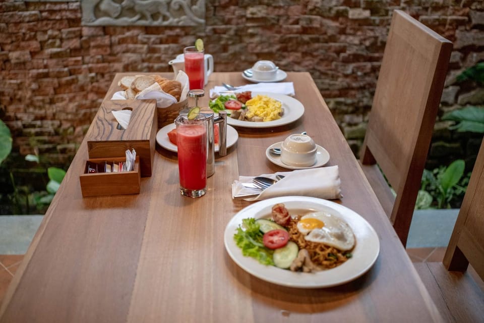 Food and drinks, Food, Breakfast, Continental breakfast, Lunch, Dinner, Drinks
