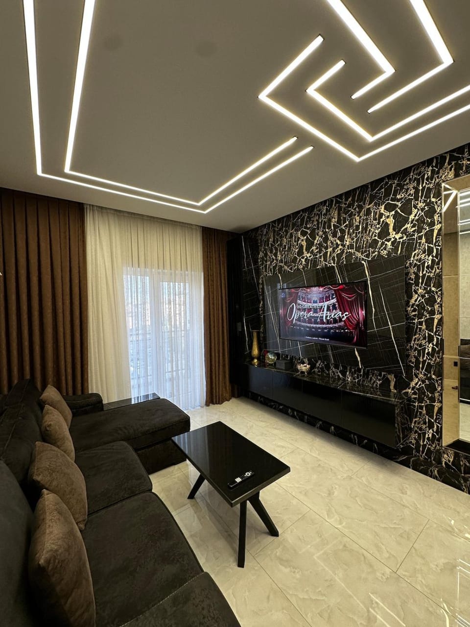TV and multimedia, Living room, Seating area, Evening entertainment