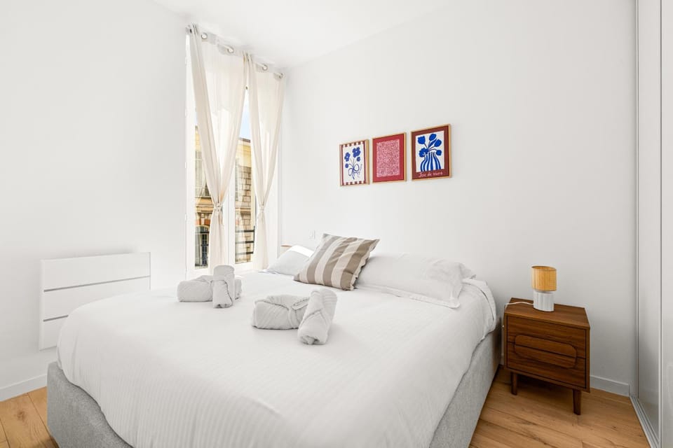 Bed, Bedroom