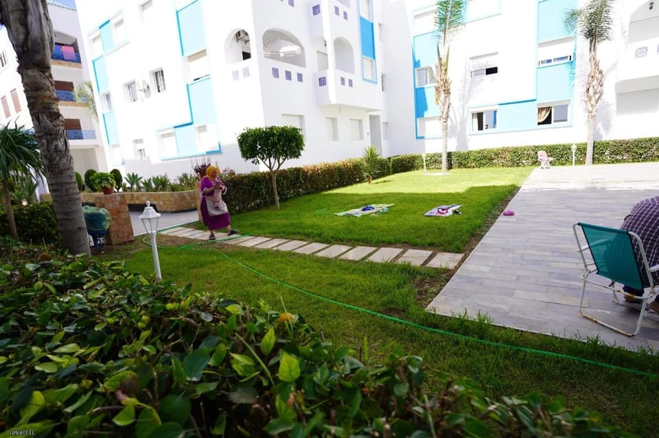 Neighbourhood, Garden