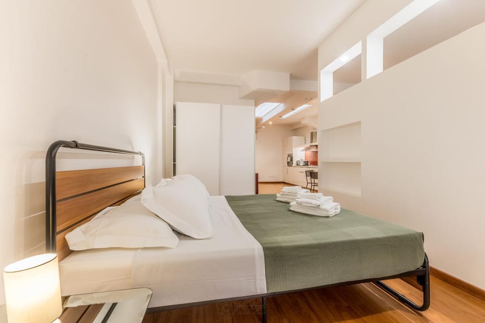 Bed, Bedroom, towels, towels