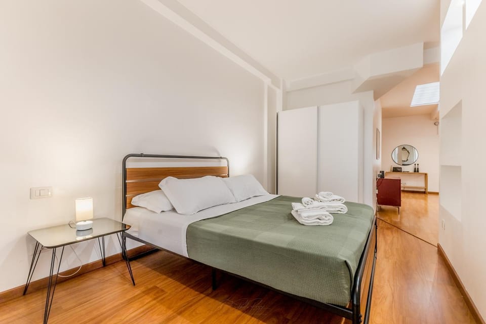 Bed, Bedroom, towels, towels, wardrobe