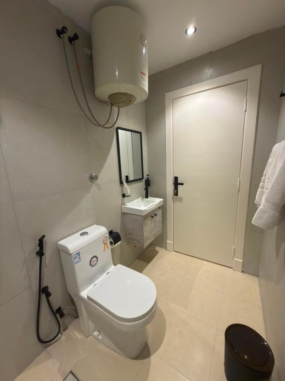 Shower, Toilet, Bathroom, towels