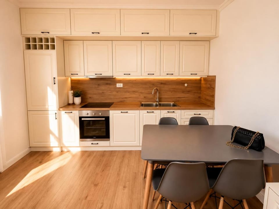 Kitchen or kitchenette, Dining area, oven, stove, toaster