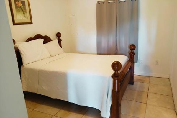 GpL 3318 Handy Ct 2 bdrms 1 bthrm Apartment in Fort Myers