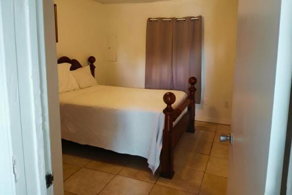GpL 3318 Handy Ct 2 bdrms 1 bthrm Apartment in Fort Myers
