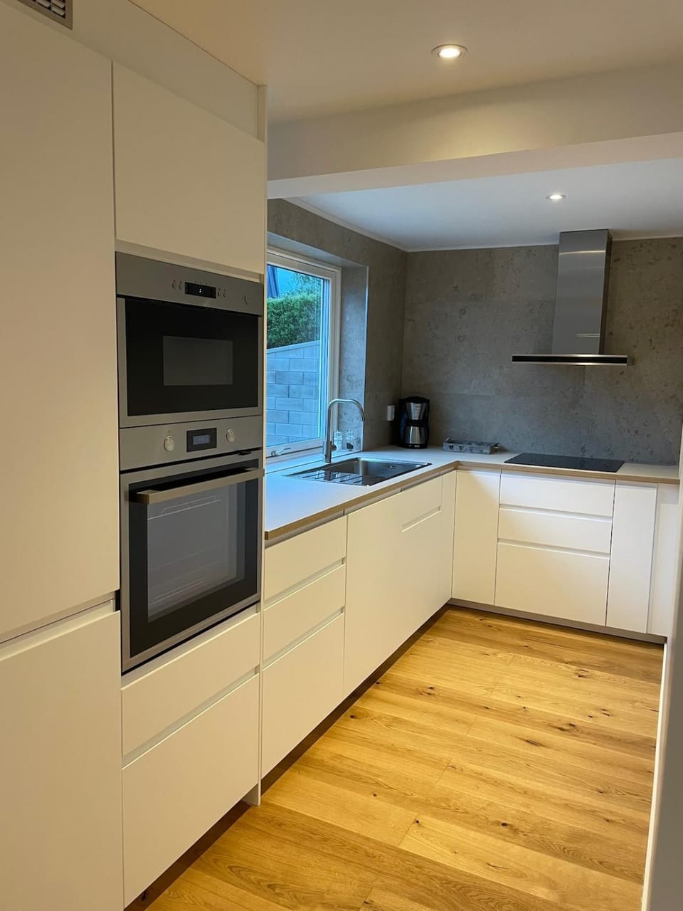 dishwasher, oven, stove, kitchen