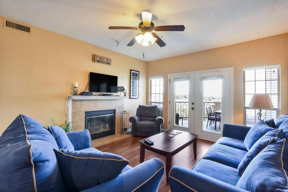 Lakefront Living at the Island - All Amenities Large Balcony with Amazing View Apartment in Lago Vista