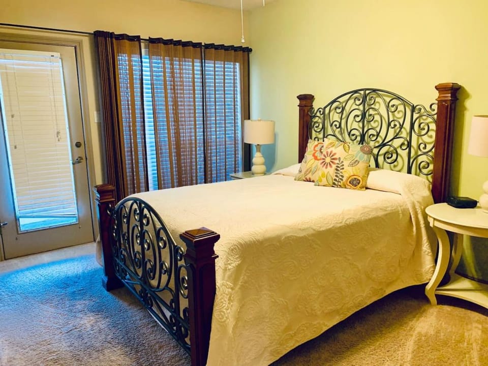 UNIT 1101 WATER VIEW OF MAIN LAKE AND BEAUTIFUL NORTH POOL House in Lago Vista